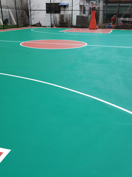 围场 球场长期使用易出现地面开裂